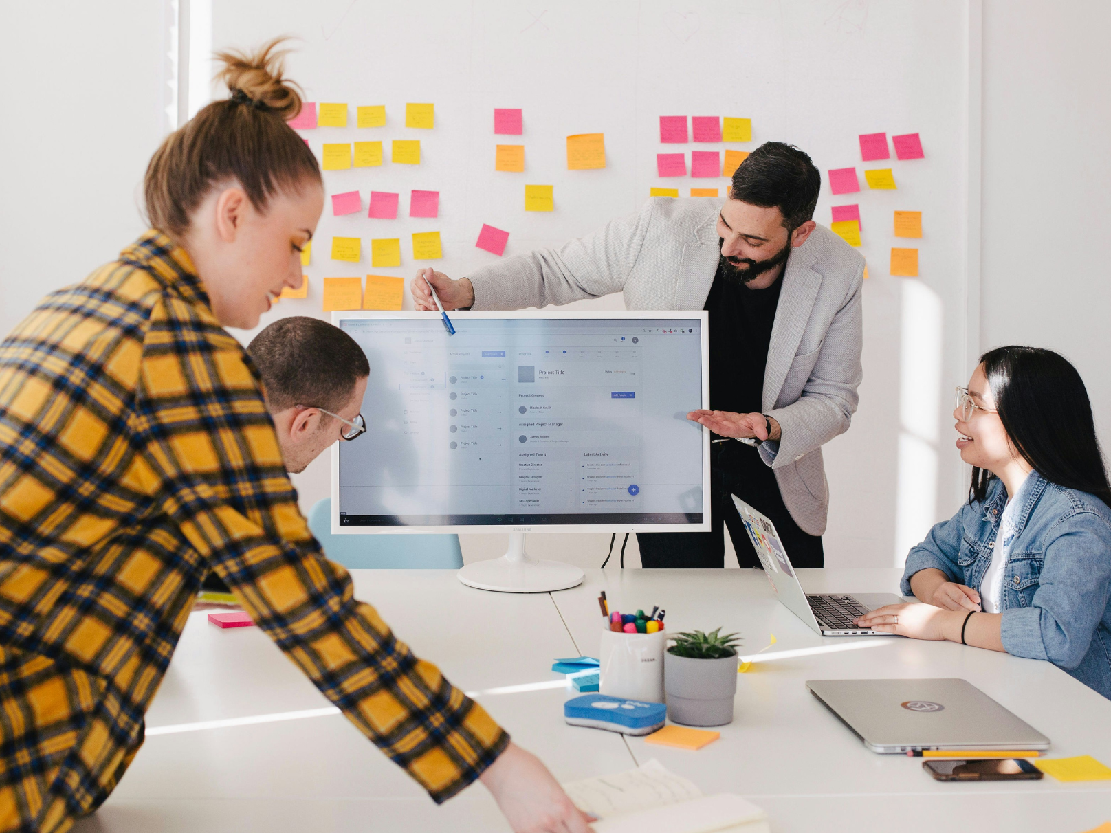 E-commerce Custom Development: A practical guide for retail businesses in 2025
