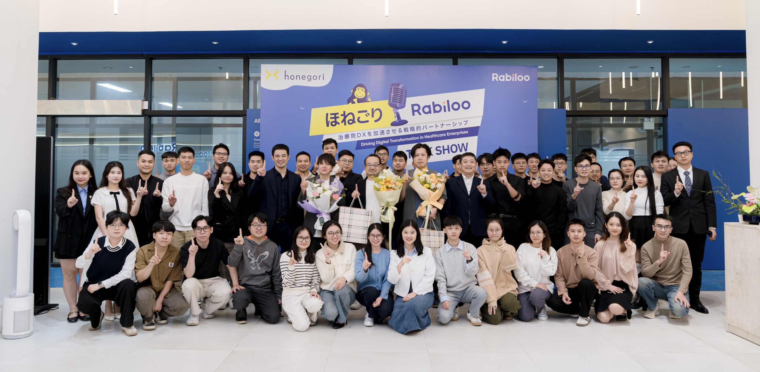 8年越しの夢が実現！ほねごりグループご一行をラビローハノイオフィスにお迎えしました