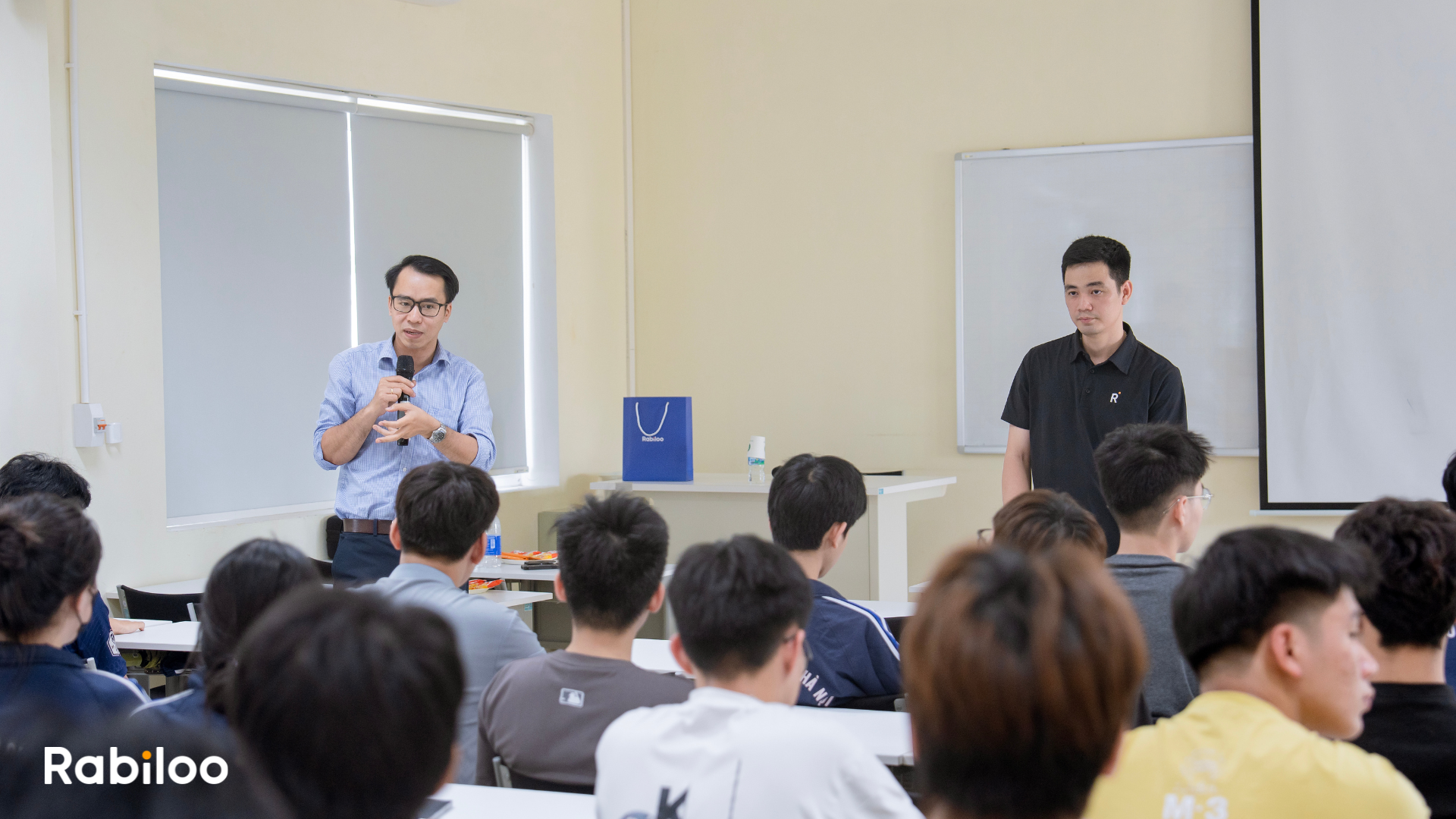 VJU 「日本での起業ストーリーとAI時代のビジネス」をテーマに講演会を開催